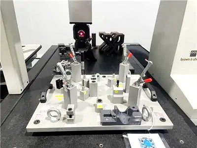 advantages and disadvantages of injection molding
